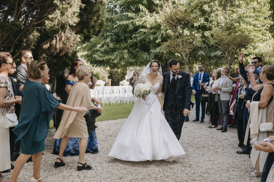 Un elegante matrimonio sul lago