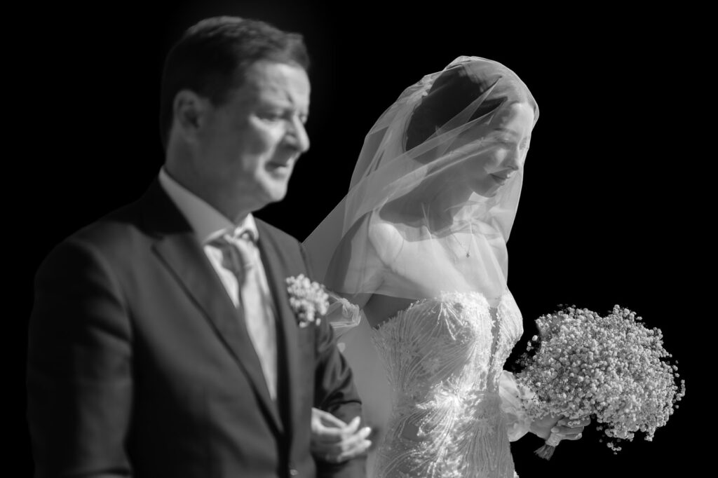 Ingresso della sposa elegante e raffinata Ginnetti Studio